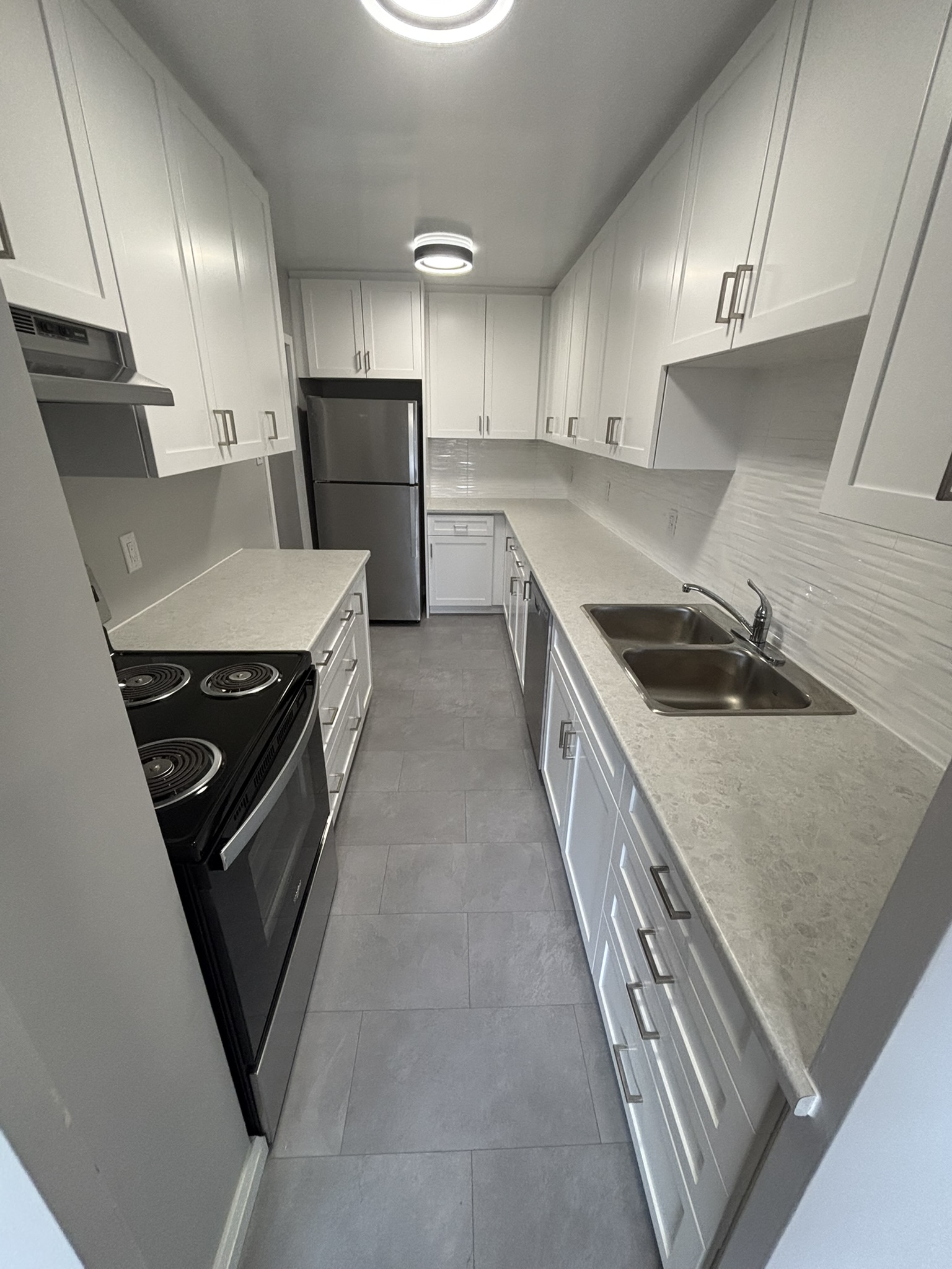 1061 Queen's Boulevard - 502